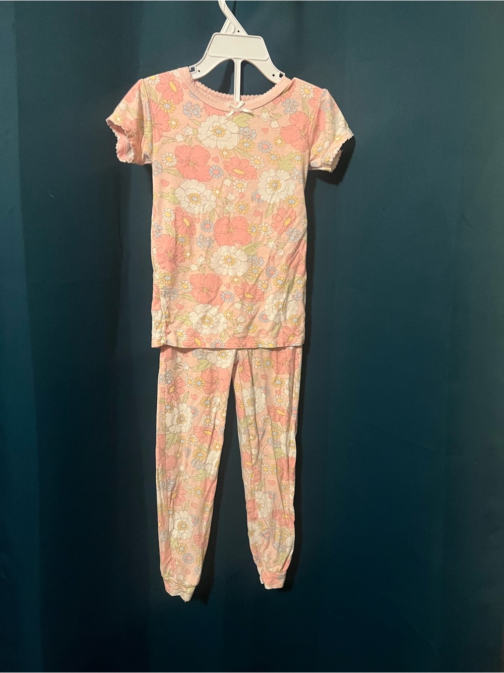 Girls Pink Floral Short-Sleeve Pajama Set with Full-Length Pants